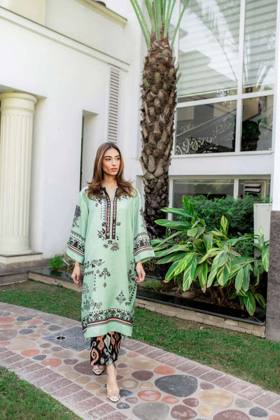 Pakistani suits for women