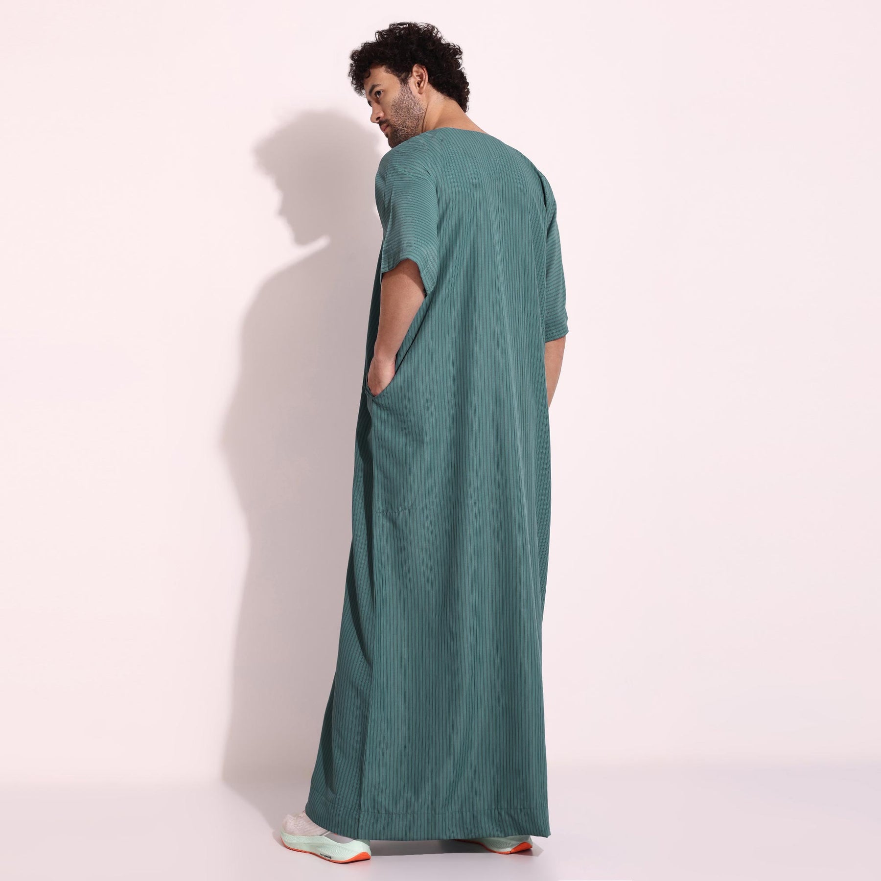 Islamic Dress for Men: Elevate Your Style with a Half Sleeve Thobe -  Kaftan.ae