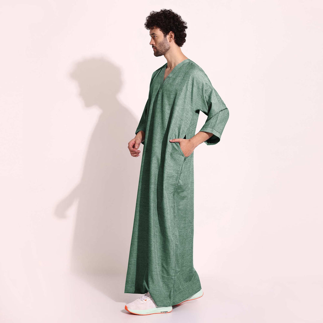 Thobe Dress: Casual Sophistication with Traditional Detailing - Kaftan.ae Thobe Dress: Casual Sophistication with Traditional Detailing - Kaftan.ae