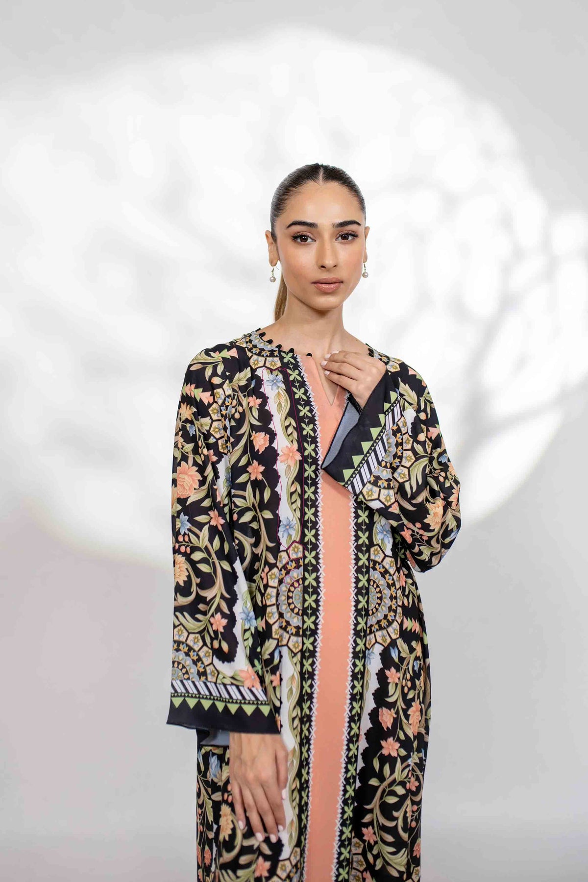 Pakistani Kaftan Dress: Elegant and Versatile (Sareen)